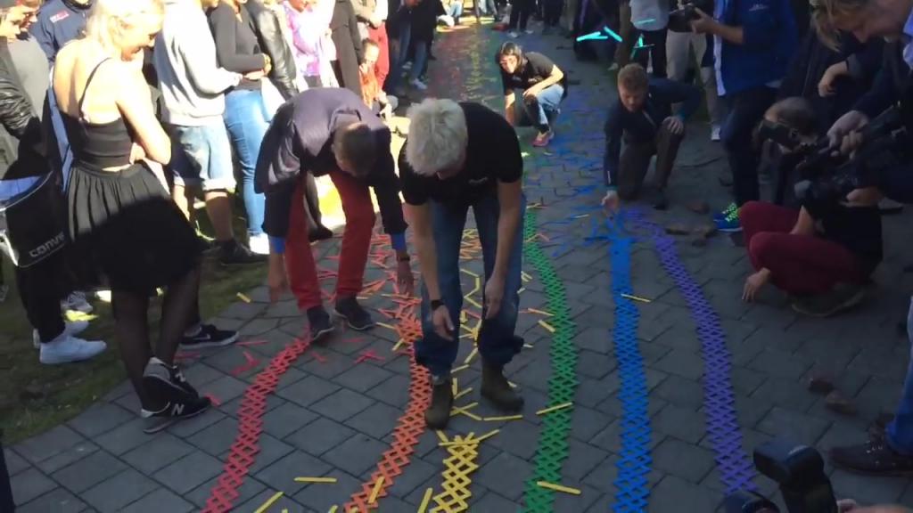 Stickbomben på Prideinvigningen